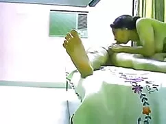 गीली चूत पर रगड़ते र ...