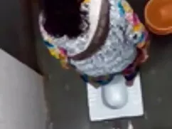 काली लड़की, छोटे गहर ...