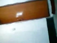 सुंदर बेब एक बड़ा सं ...