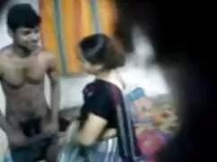 गुलाबी चादर पर एगी स ...