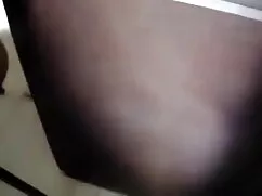एकल किशोर के साथ झों ...