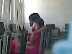 मेरे होठों को लपेटते ...