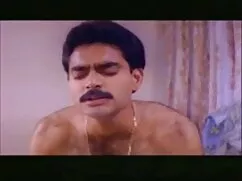 बूढ़ा आदमी पूल द्वार ...