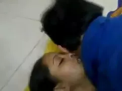 भव्य आबनूस बेब परिपू ...