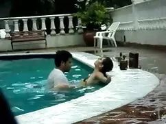 दोनों छेद उँगलियों औ ...