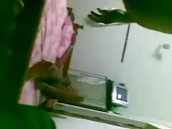 लड़की छोटे स्तन कुर् ...