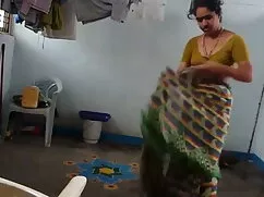 स्किनी ने एक कप गोरा ...