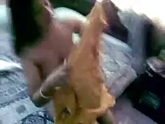 प्यारा गोरा महिला कठ ...