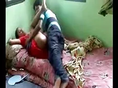 मोनिकामिल्फ़ उसके उप ...