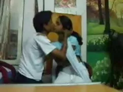 अन्य महिलाओं को फुल  ...